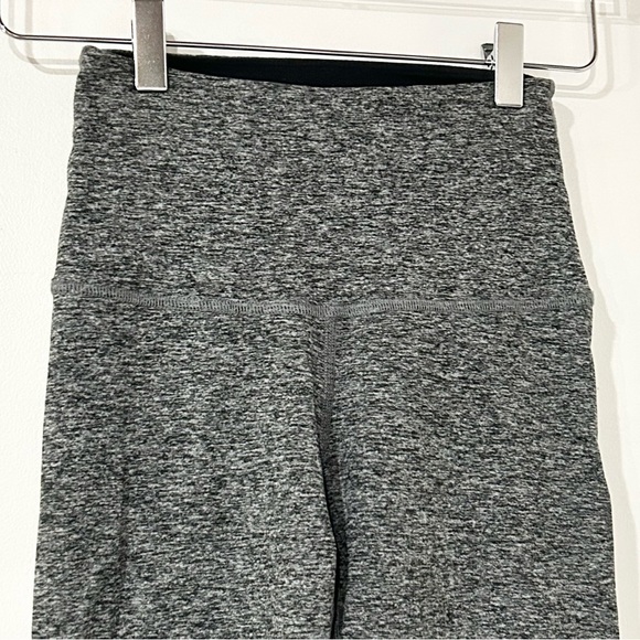Beyond Yoga Space-Dyed High-Waisted Leggings Charcoal XS - Picture 2 of 9